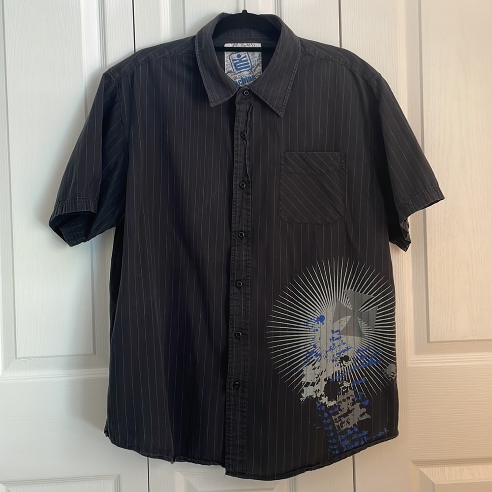 Machine Men’s SZ XL Short Sleeve Button Down Casual Black Striped/Graphic Shirt